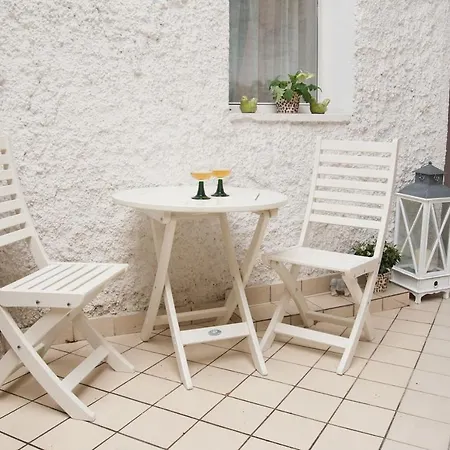 New ! Fairytale In Old Town Center , Lovely Atrium Apartment