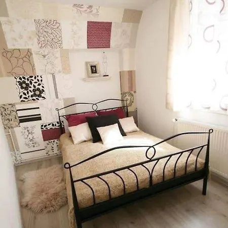 New ! Fairytale In Old Town Center , Lovely Atrium Apartment *